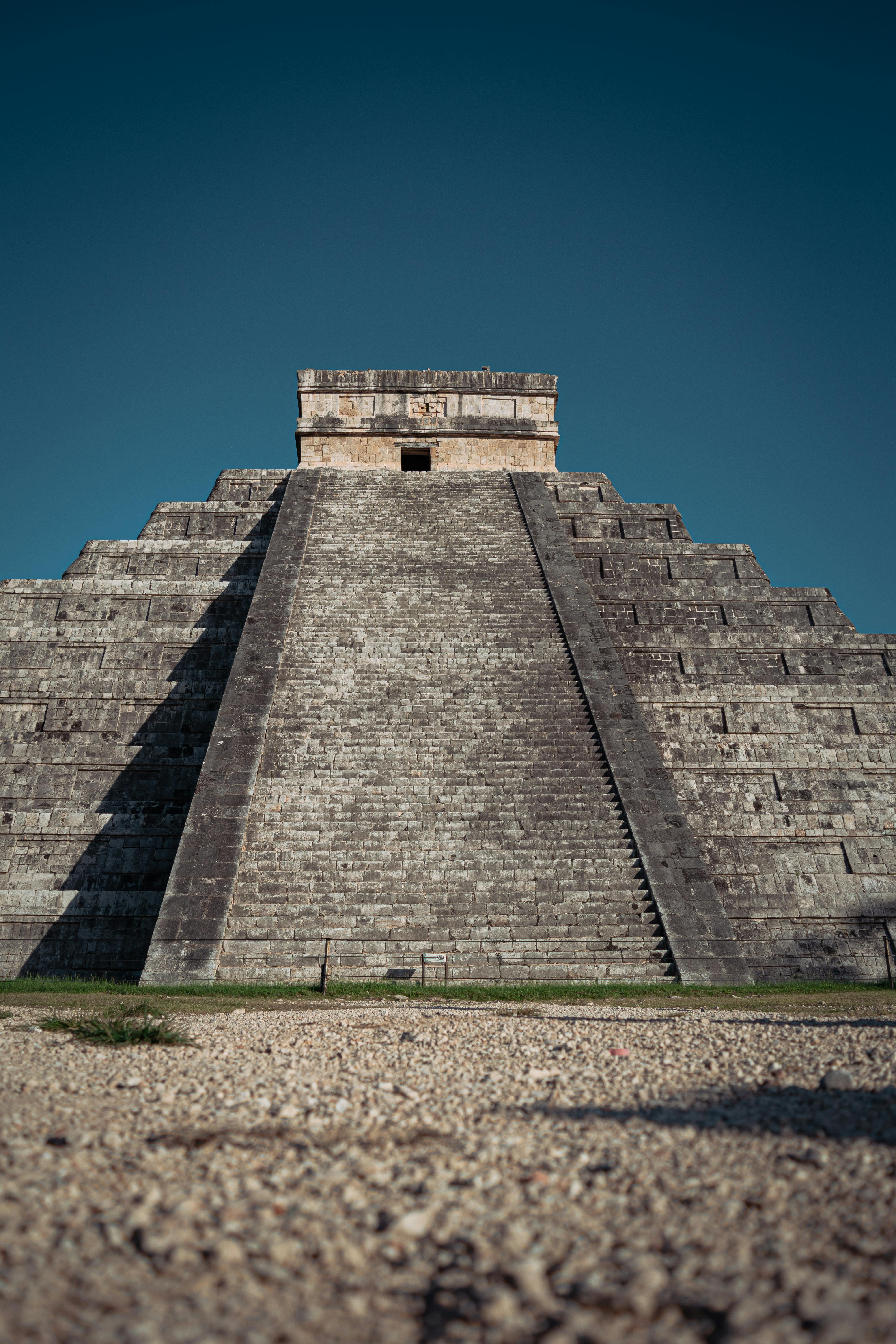 photo of the el castillo in mexico