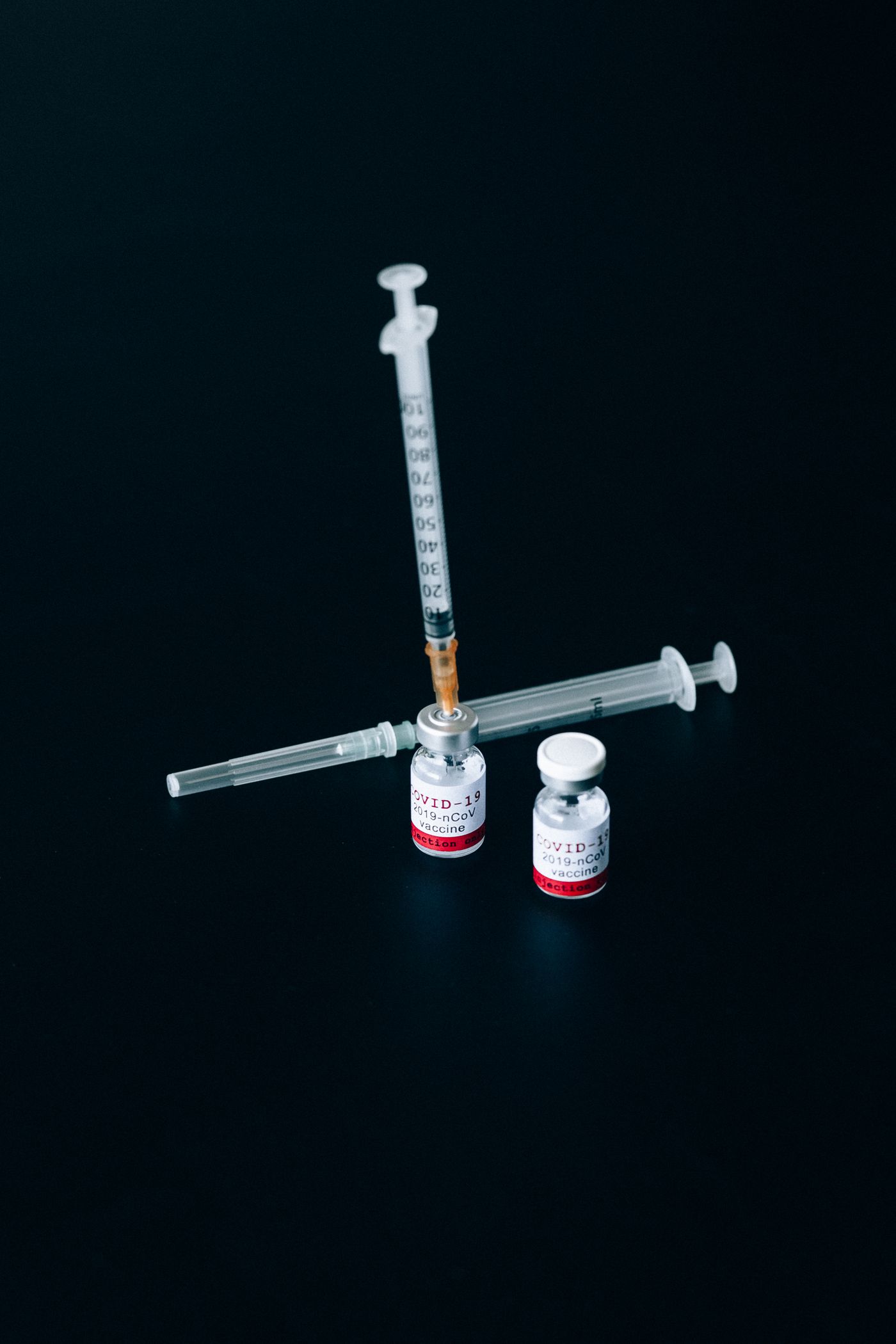 Clinic-style vitamin injection setup