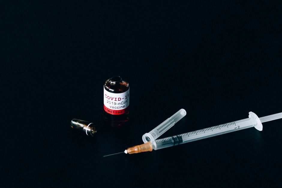 Cepljenje: zaščita pred klopnim meningoencefalitisom, boleznijo modrikastega jezika in drugimi nevarnostmi