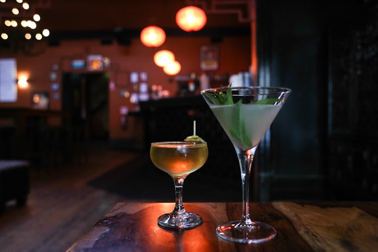  Cocktail Drinks On Wooden Table