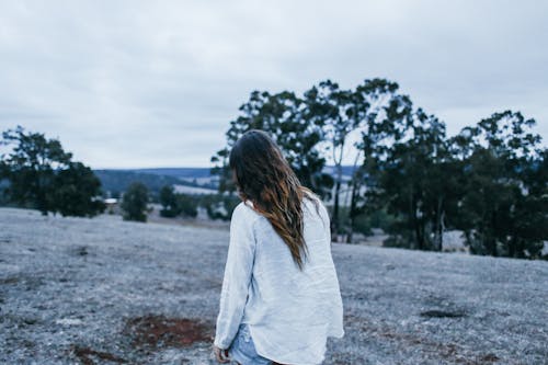 Kostenloses Stock Foto zu draußen, entspannung, fashion, frau