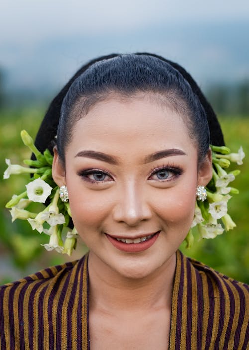 Kostnadsfri bild av ansiktsuttryck, asiatisk kvinna, elegant