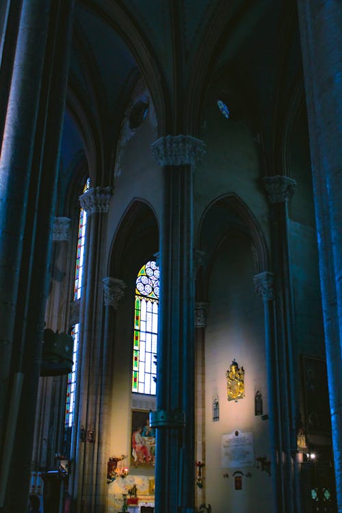 Foto profissional grátis de arcada, arcadas, capela