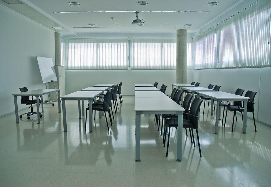 Adjustable Table Shipping to Thane: Everything You Need to Know Empty room with neutral background for measuring floor space