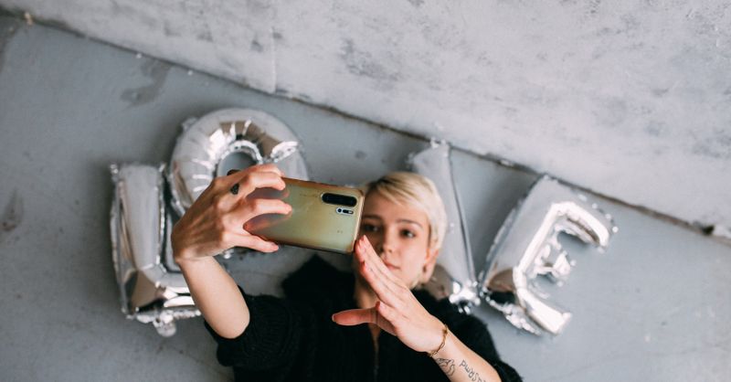 L’évolution des réseaux sociaux : de Facebook à TikTok, une révolution numérique
