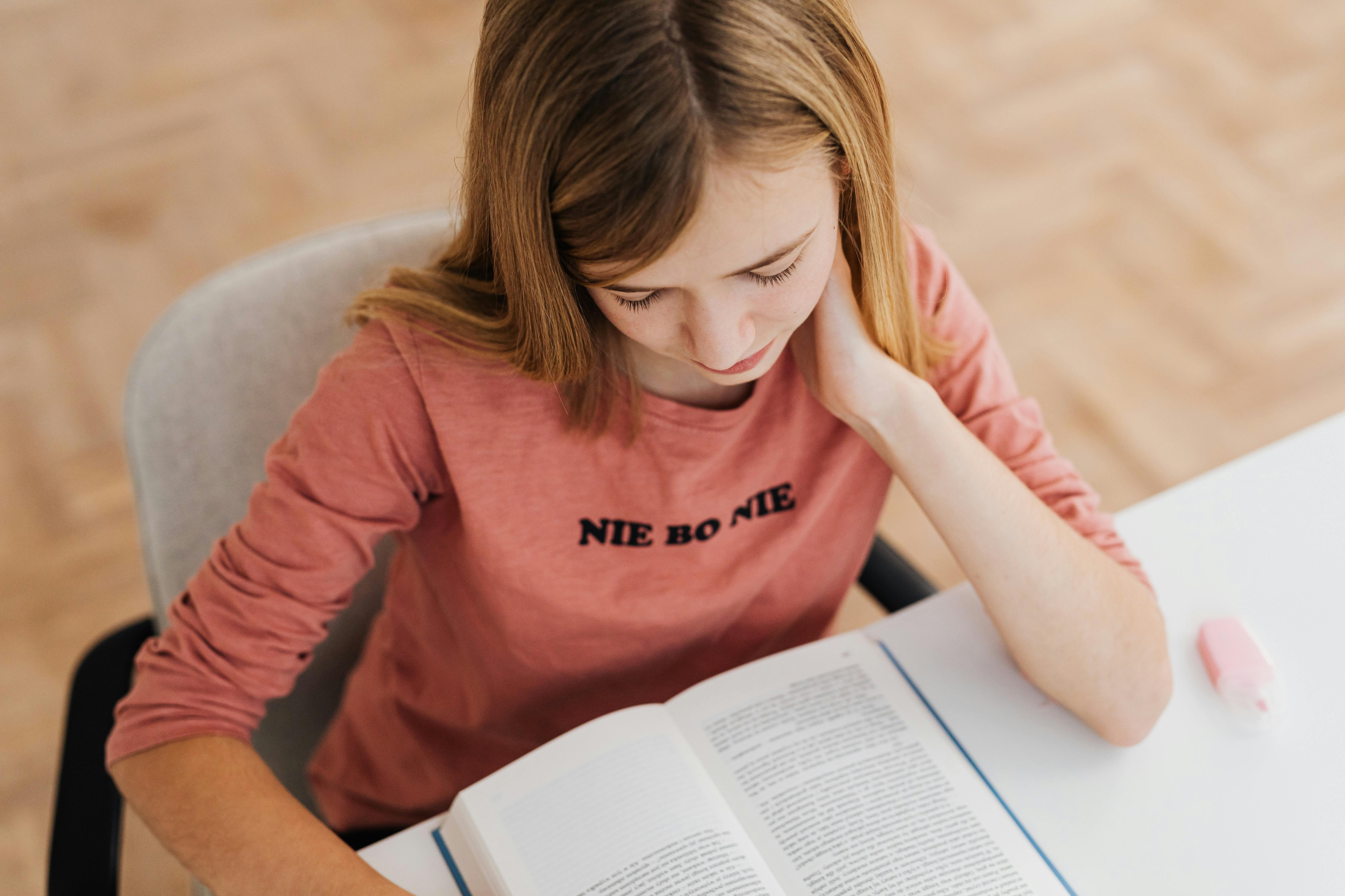 Teens Are Struggling With Literacy Skills, Says College Prep Expert — Photo by www.kaboompics.com on Pexels