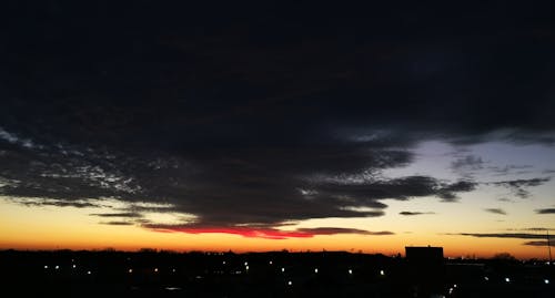 Gratis stockfoto met gouden zonsondergang, mooie zonsondergang, stad zonsondergang