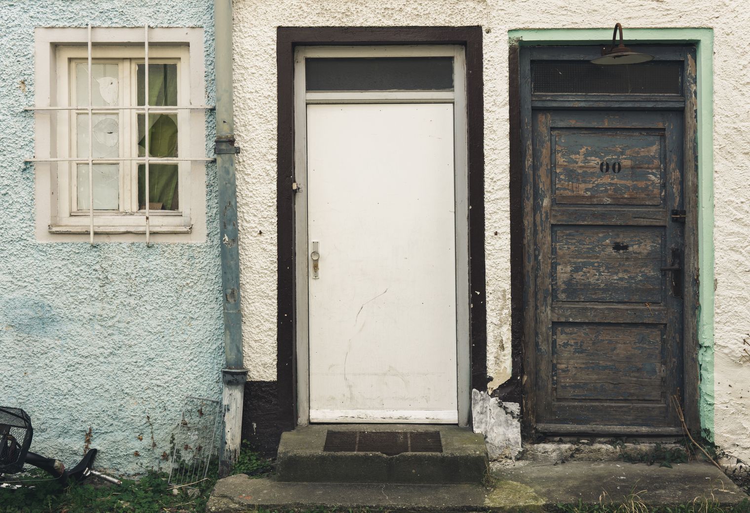Exterior Painting in Muswell Hill — clean edges cut in around trim and sockets