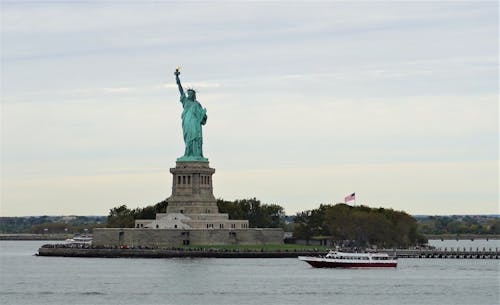 Free the Famous Statue of Liberty in New York Stock Photo
