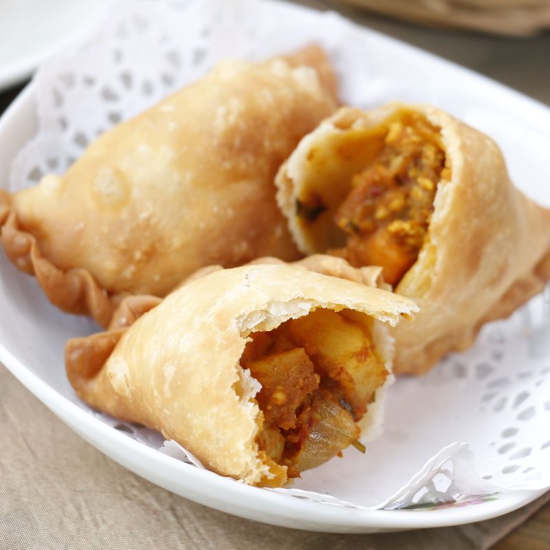 Crisp Samosas with Spiced Potato and Pea Filling