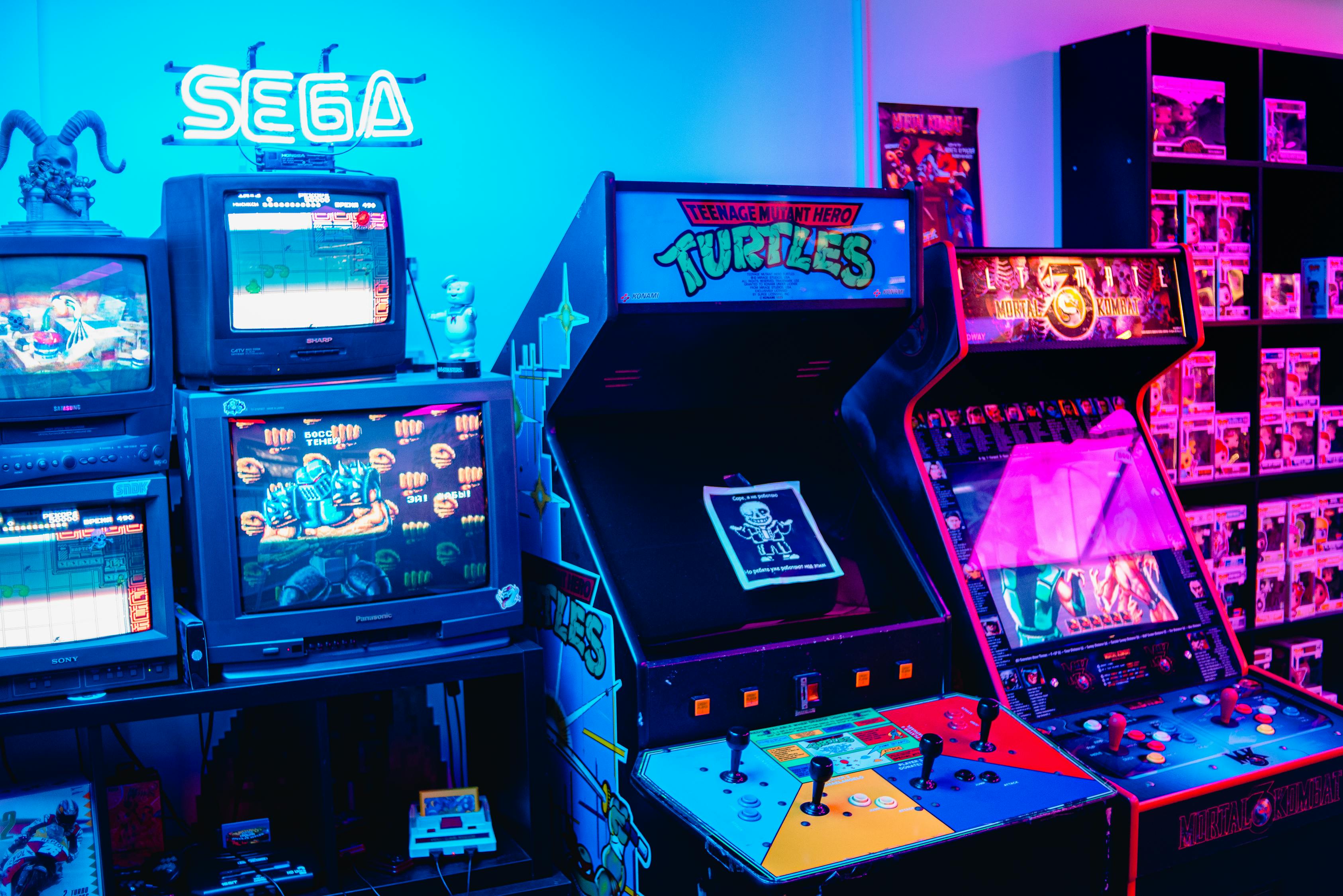 Blue and Red Arcade Game · Free Stock Photo