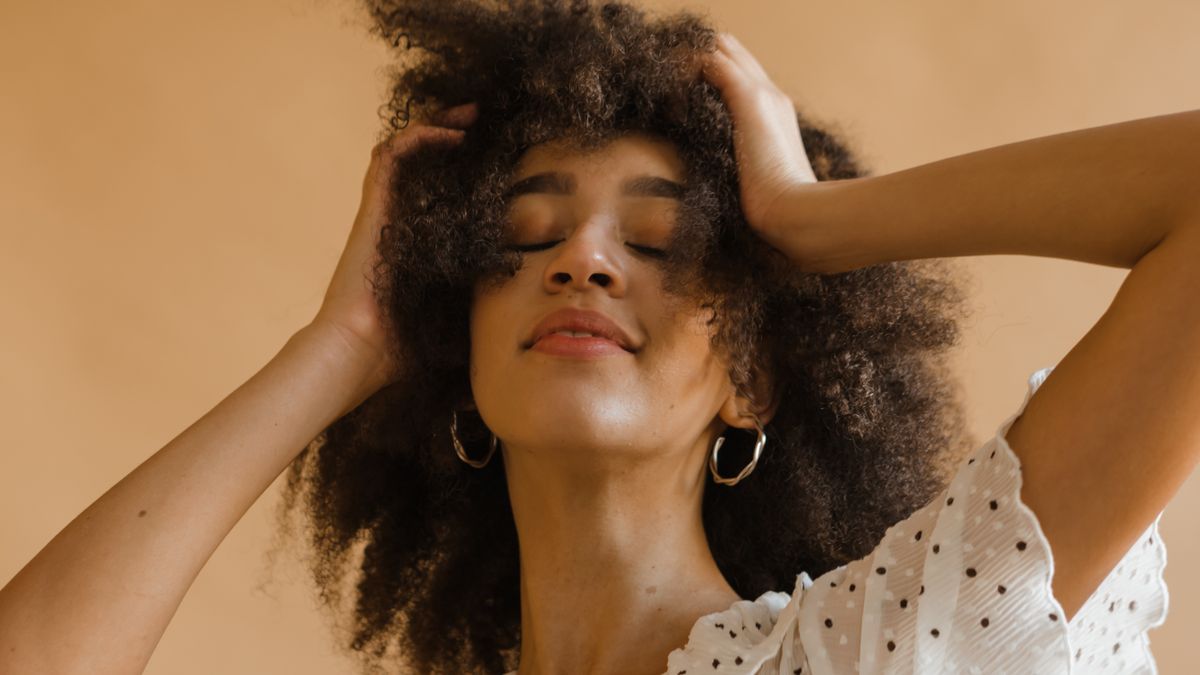 Les meilleures routines de soins capillaires pour cheveux bouclés en 2026 - illustration