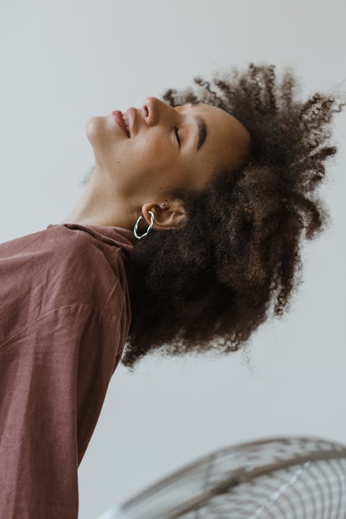 Gratis lagerfoto af afro hår, blæsende, elektrisk ventilator