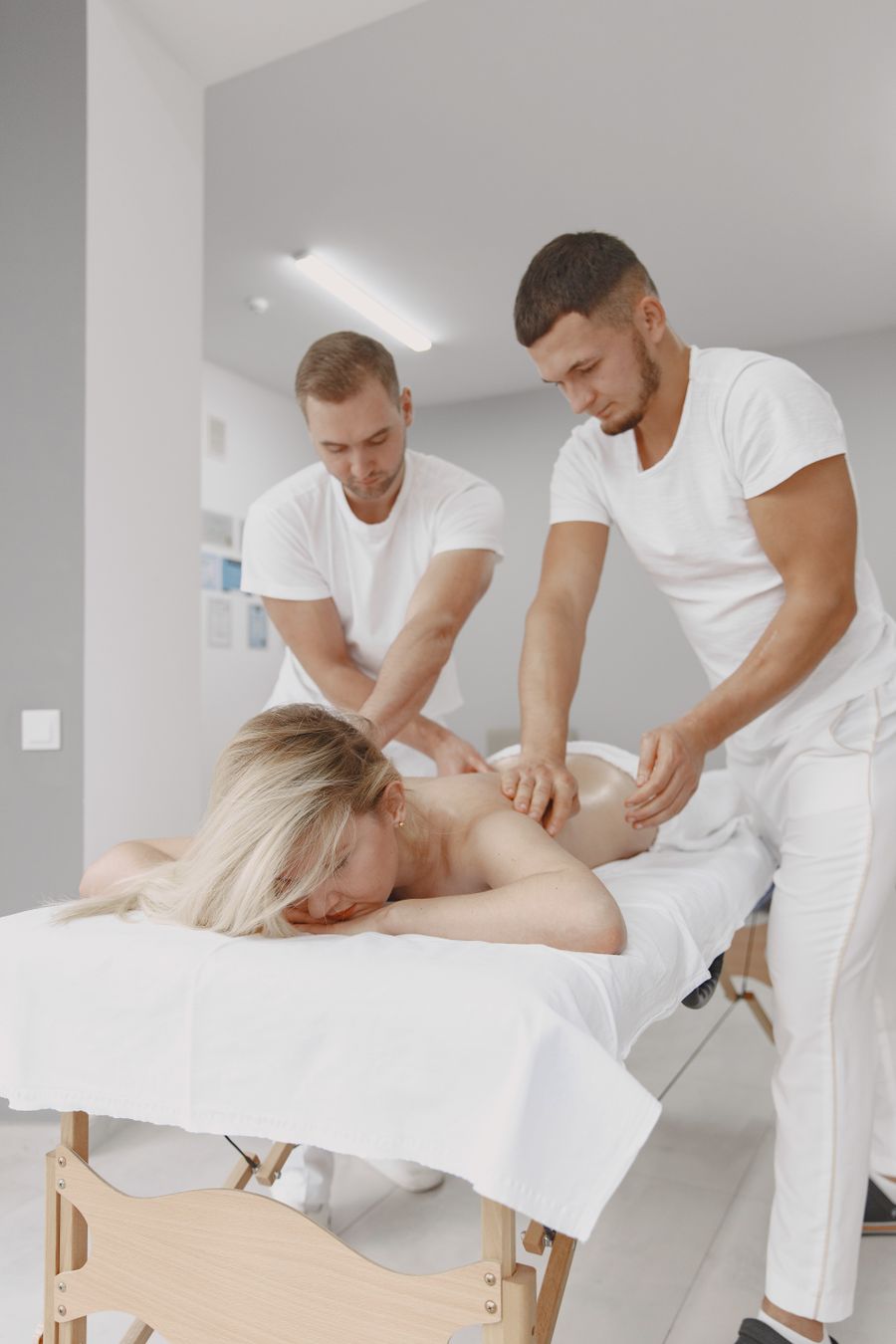 Four hand massage