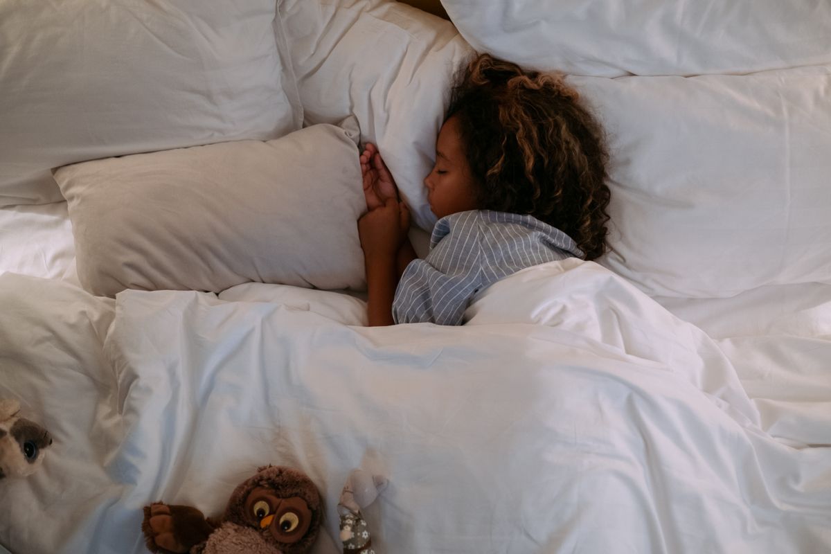 Child sleeping with mouth open due to nasal obstruction