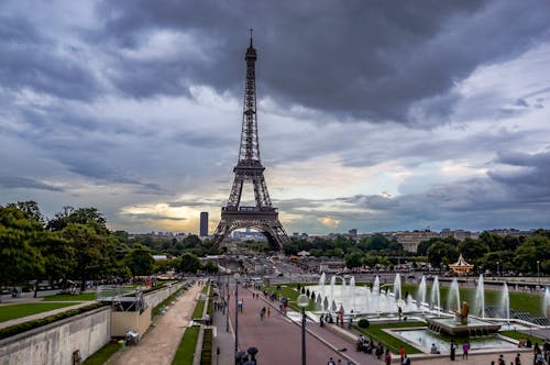 Eiffel Tower During Cloudy Day
