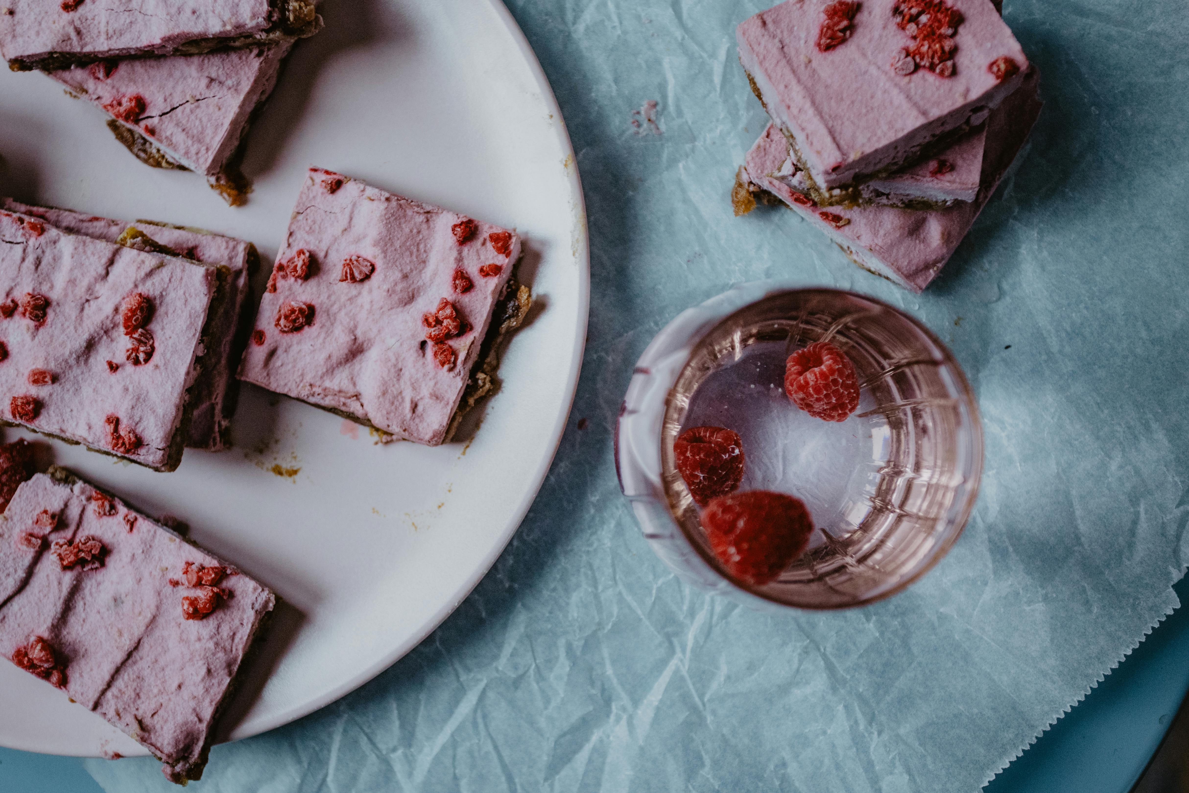 The 8 Best Protein Bars, Taste-Tested and Approved by Nutritionists — Photo by ROMAN ODINTSOV on Pexels