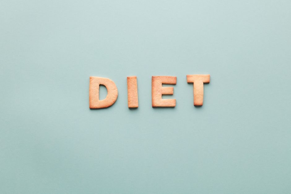 PCOS Diet vs. Hormone-Balancing Trends: What Actually Works According to Research