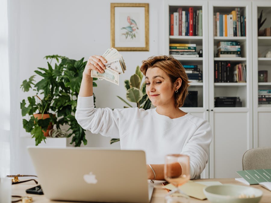 How to earn money online?