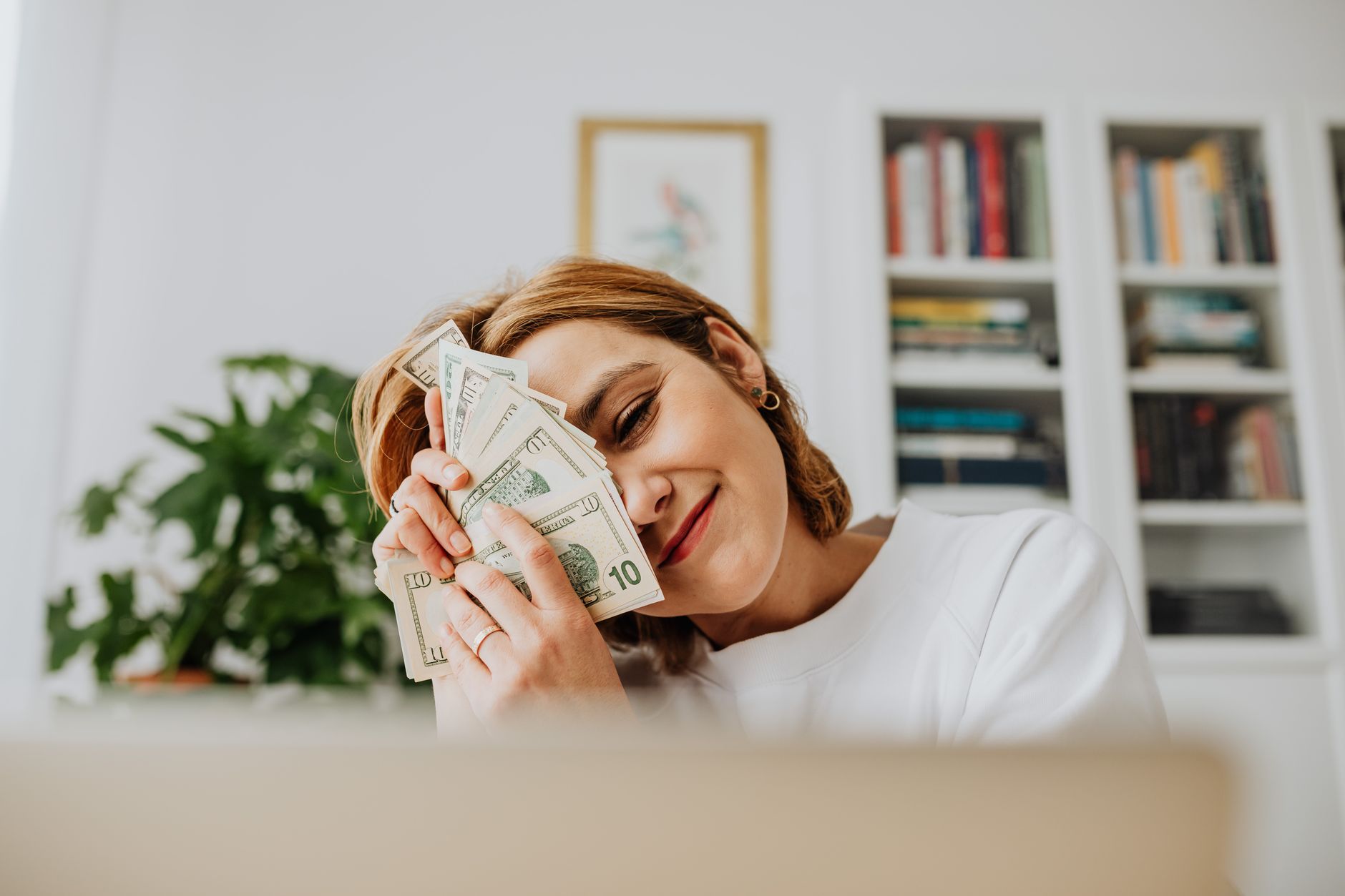 Seamless Invoicing System: Your Business Edge 4 Positive cash flow for small business