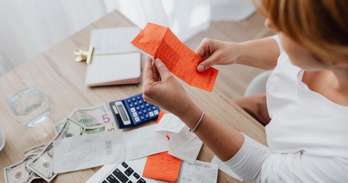 How to Write an Invoice for Freelance Work (With a Sample)