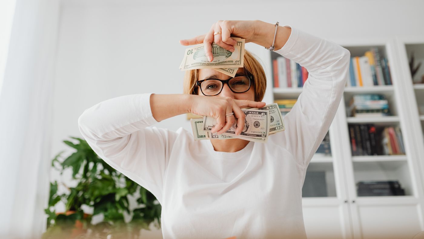 Self-Control and Money: Beating the Urge to Splurge in the Moment