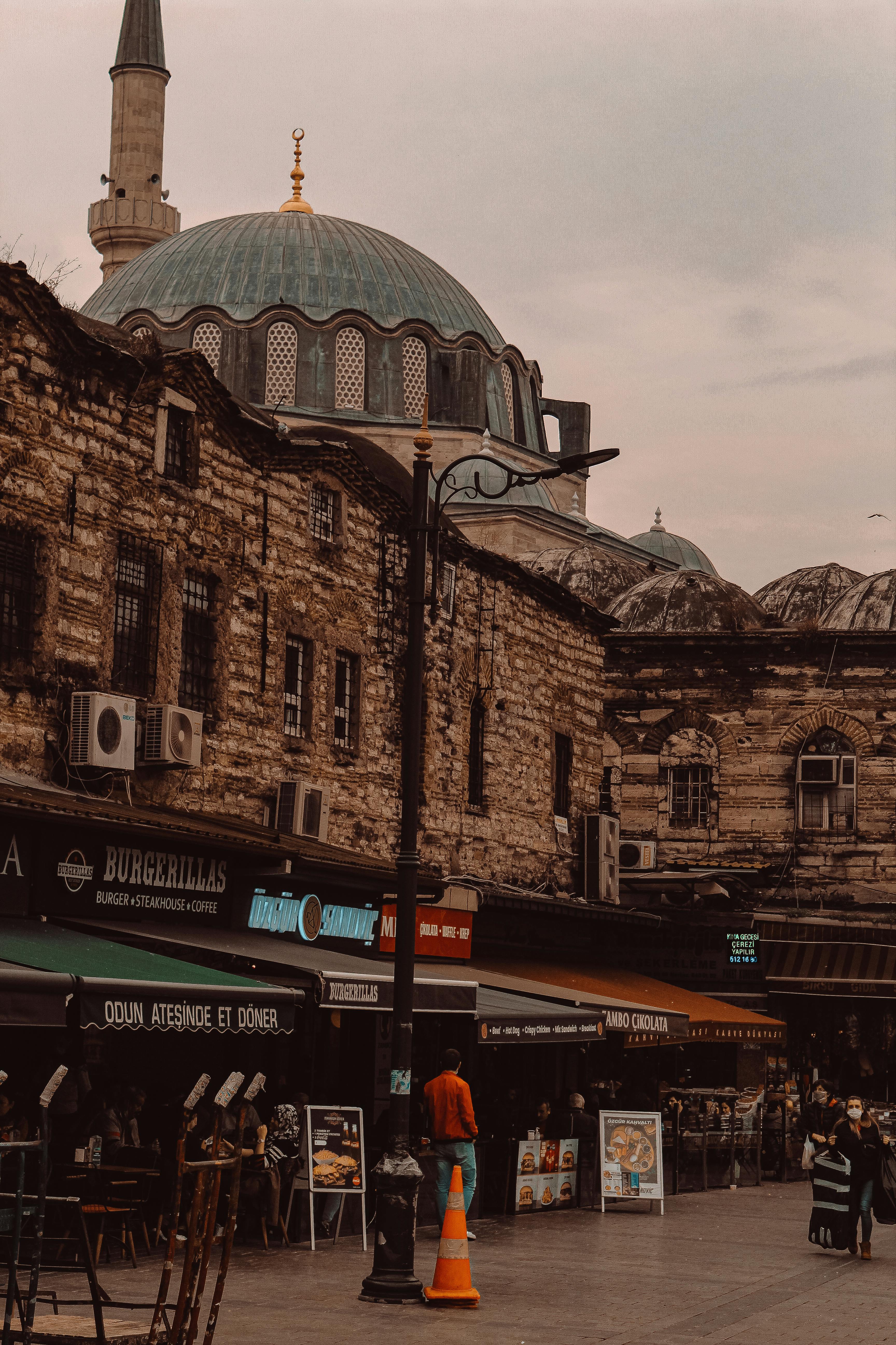 Local Flavours: The Best Cafés and Eateries on Old Market Street Bristol to Try Today