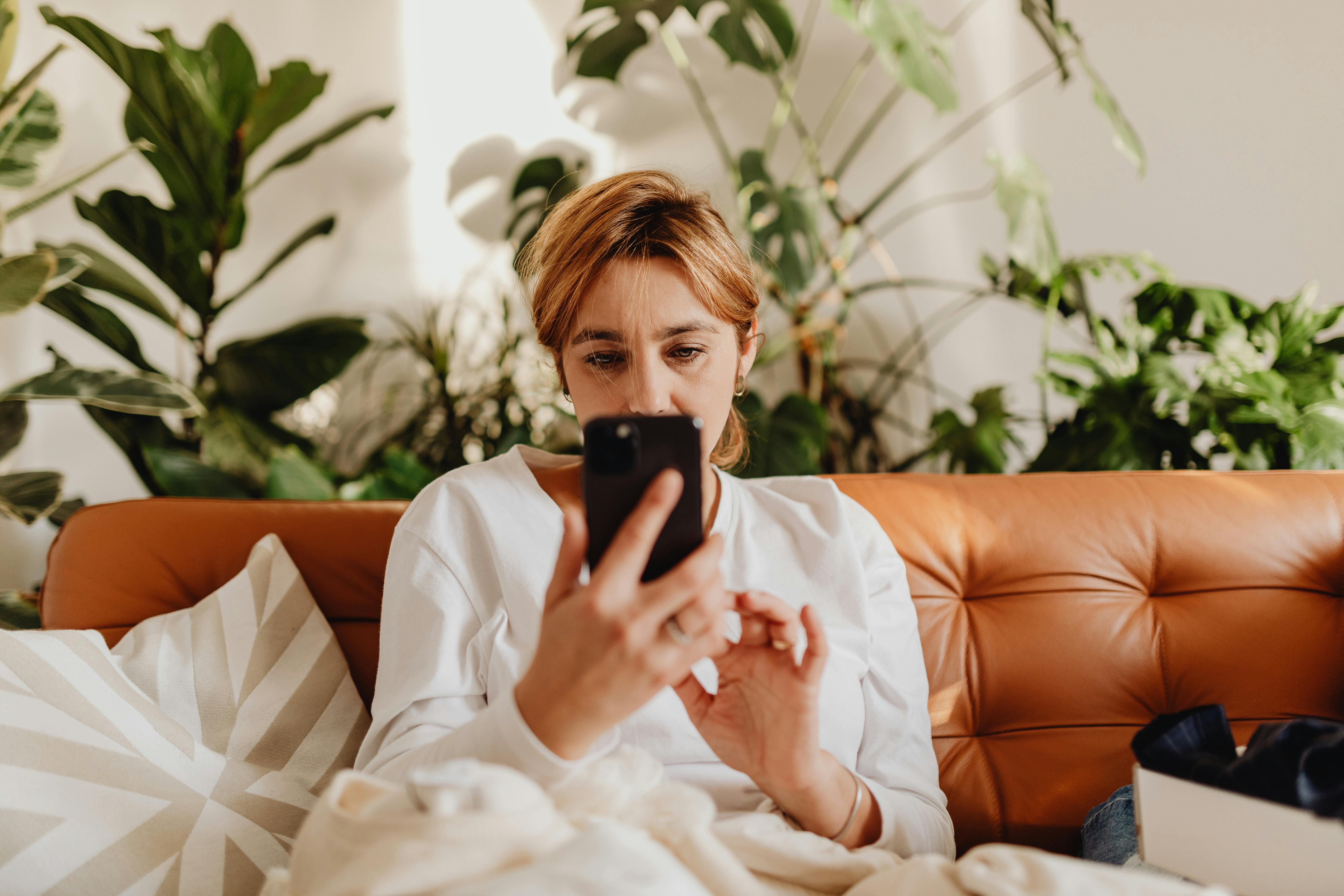 Mental health apps are collecting more than emotional conversations — Photo by www.kaboompics.com on Pexels