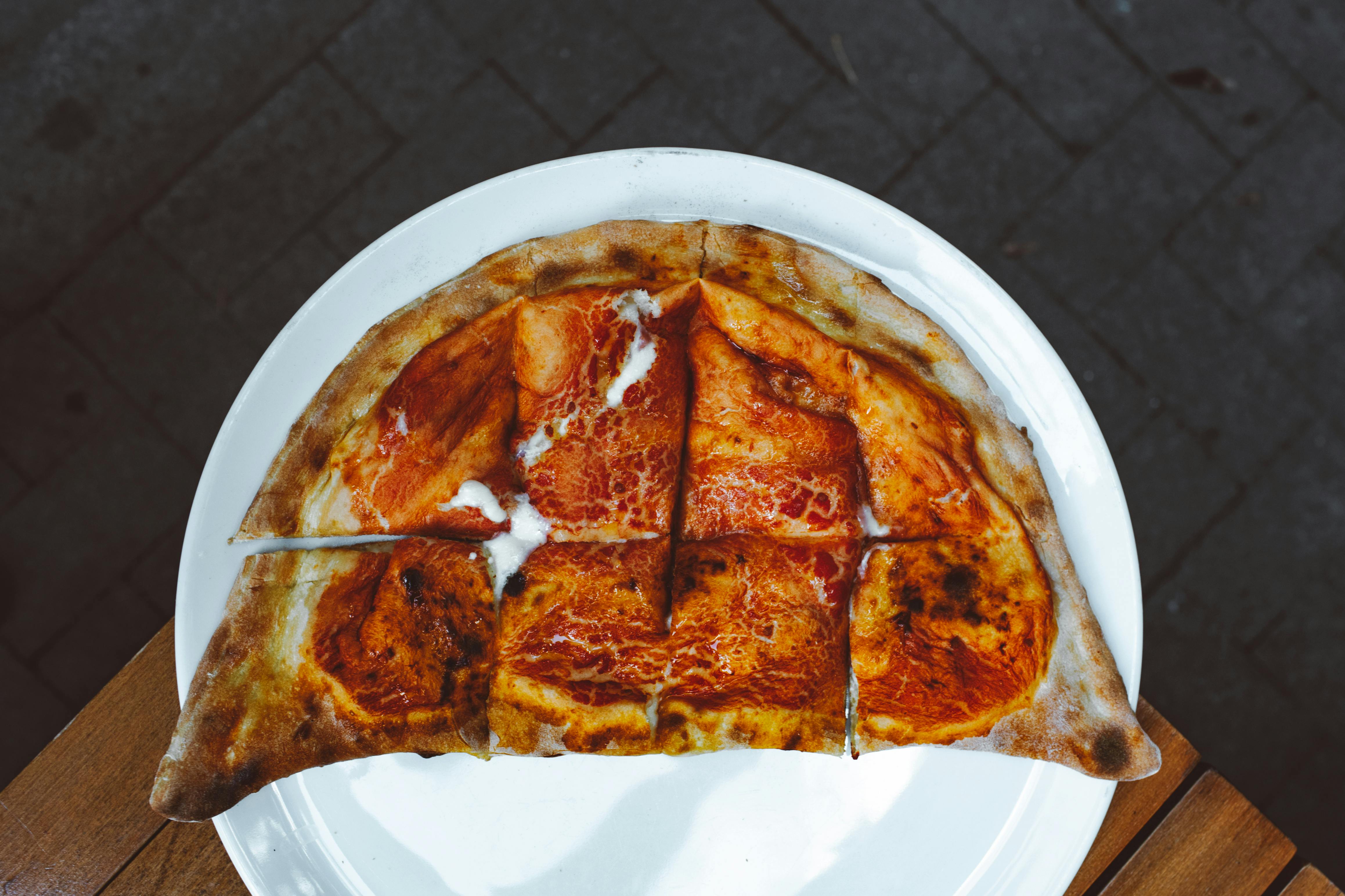 Pizza à la part, prête à déguster