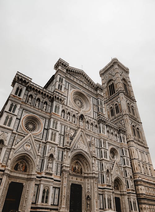 Photos gratuites de architecture, cathédrale de florence, contre-plongée