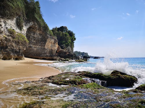 夏天, 岩石, 岸邊 的 免費圖庫相片