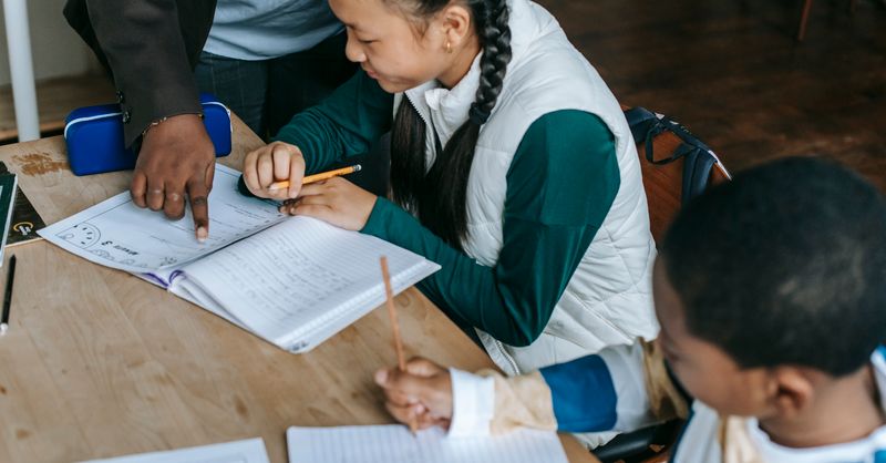 Bien choisir le soutien scolaire de son enfant : le guide des parents