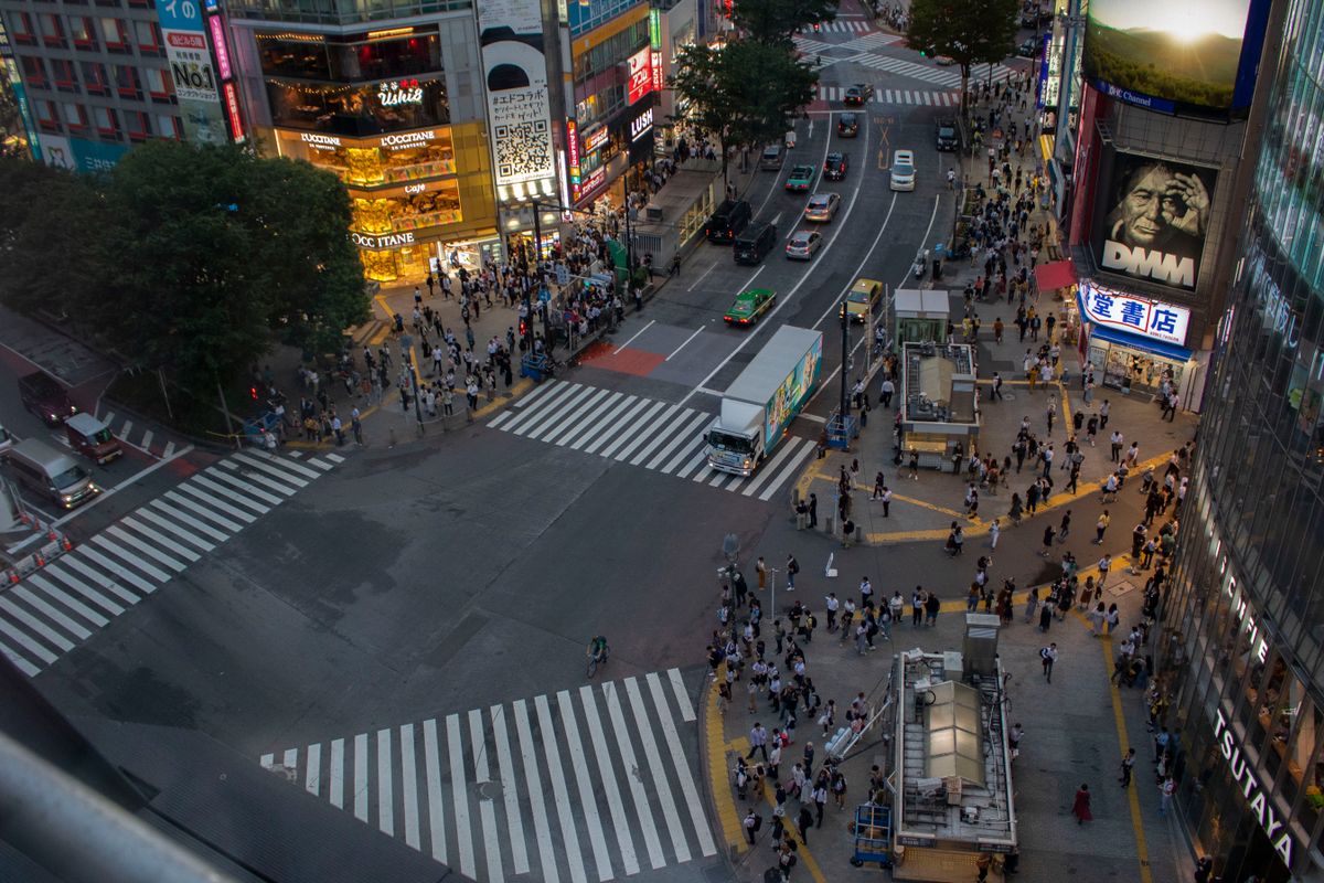 Tokyo - panouri publicitare uriașe pe clădirile din Shibuya