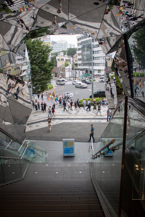 Kostenloses Stock Foto zu einkaufszentrum, glasscheiben, japan