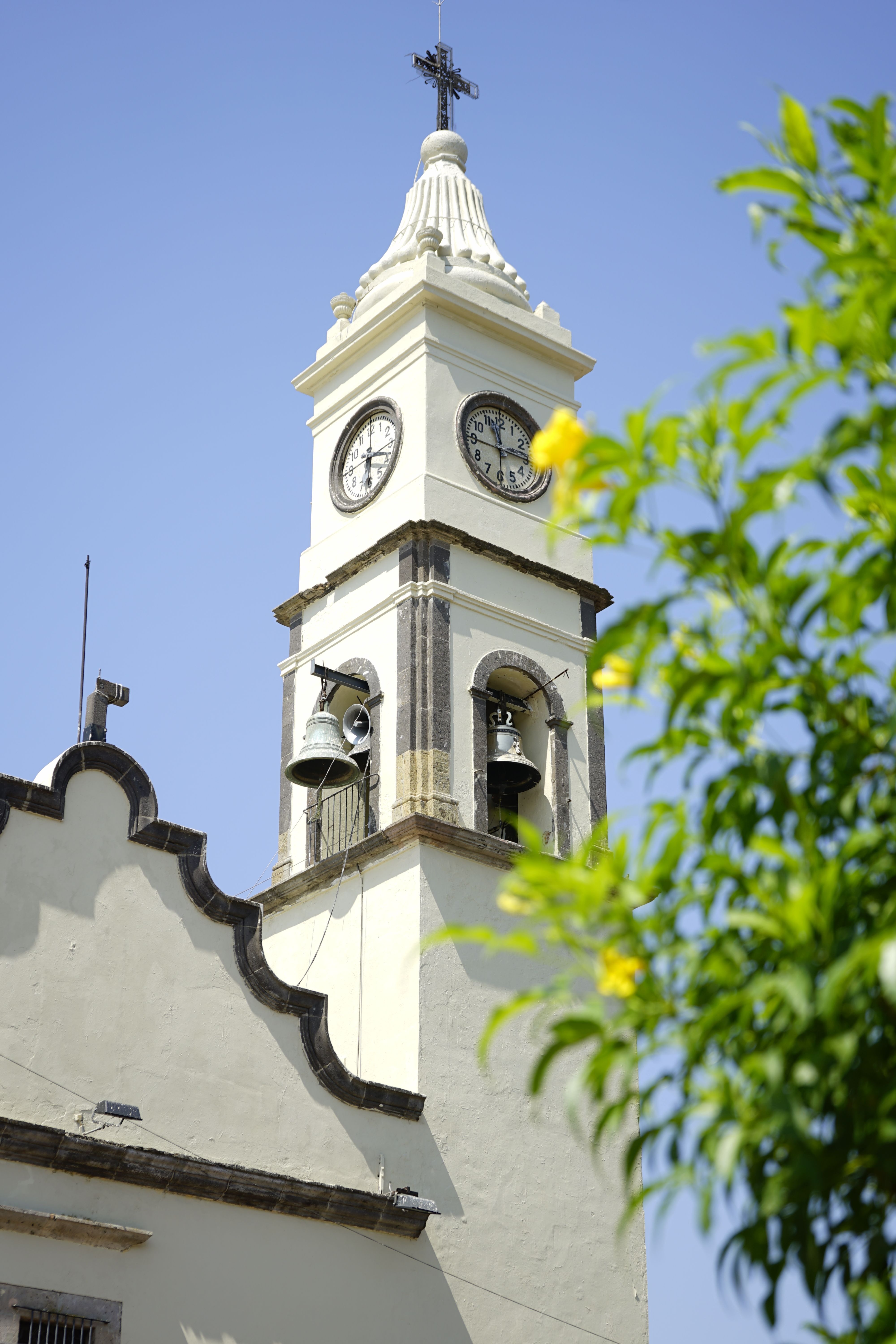 Low Angle Shot of Church Clock Tower · Free Stock Photo
