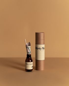 以米色背景为主题的创意概念艺术