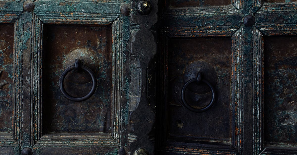 How to pick a twist lock door knob