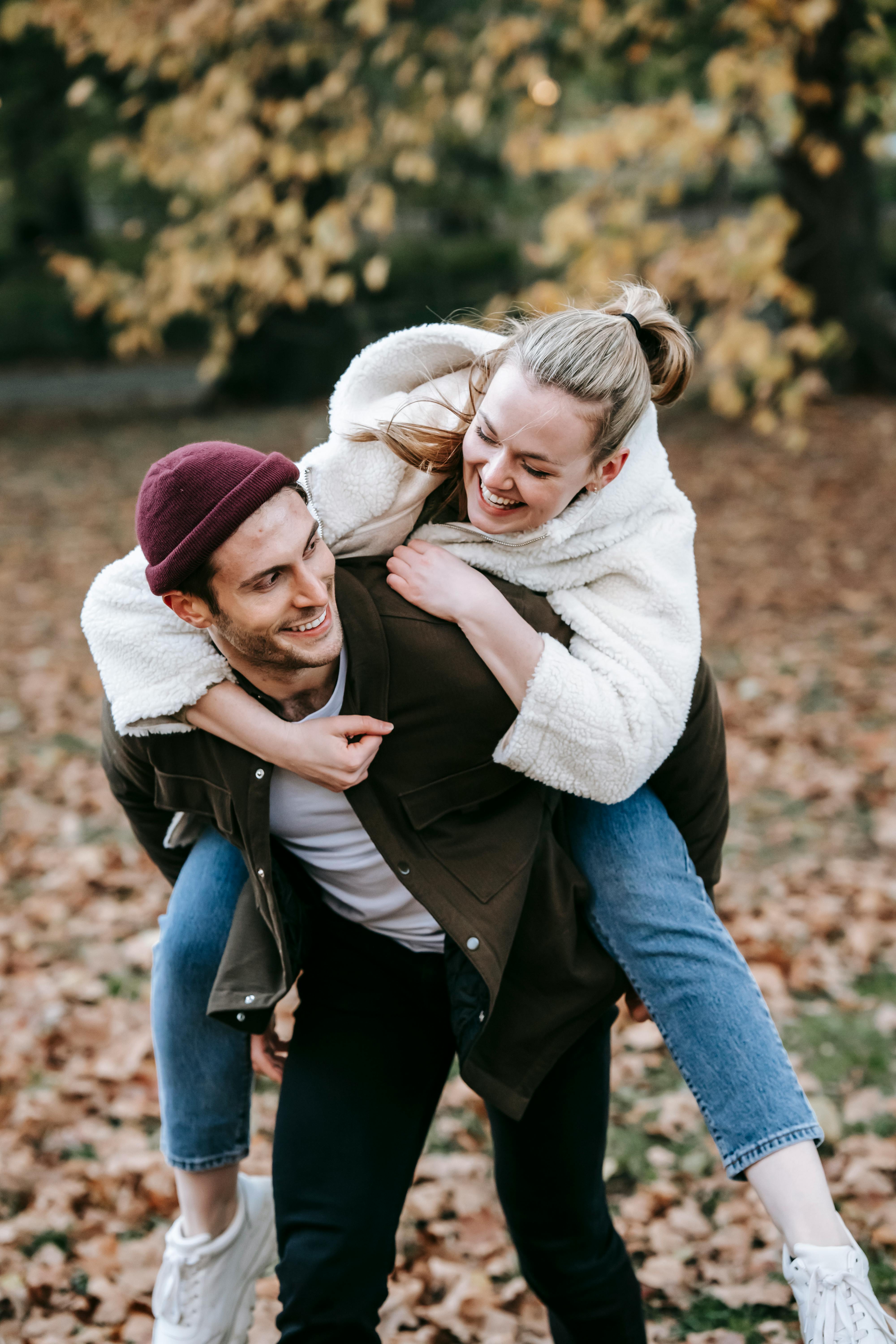 What is minimum time someone can fall in love after meeting someone?