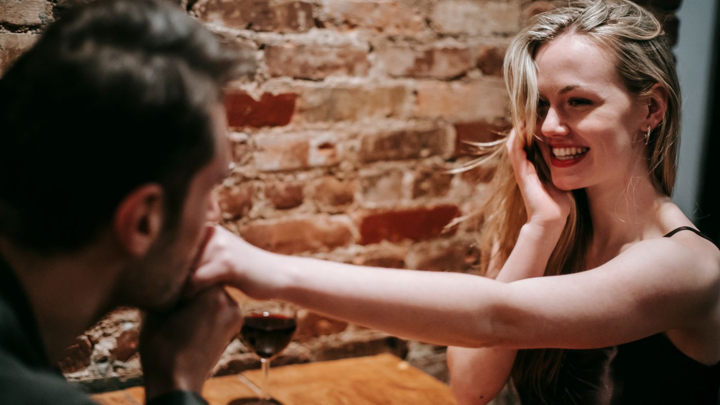 Online Dating Service Explained: What You Actually Get