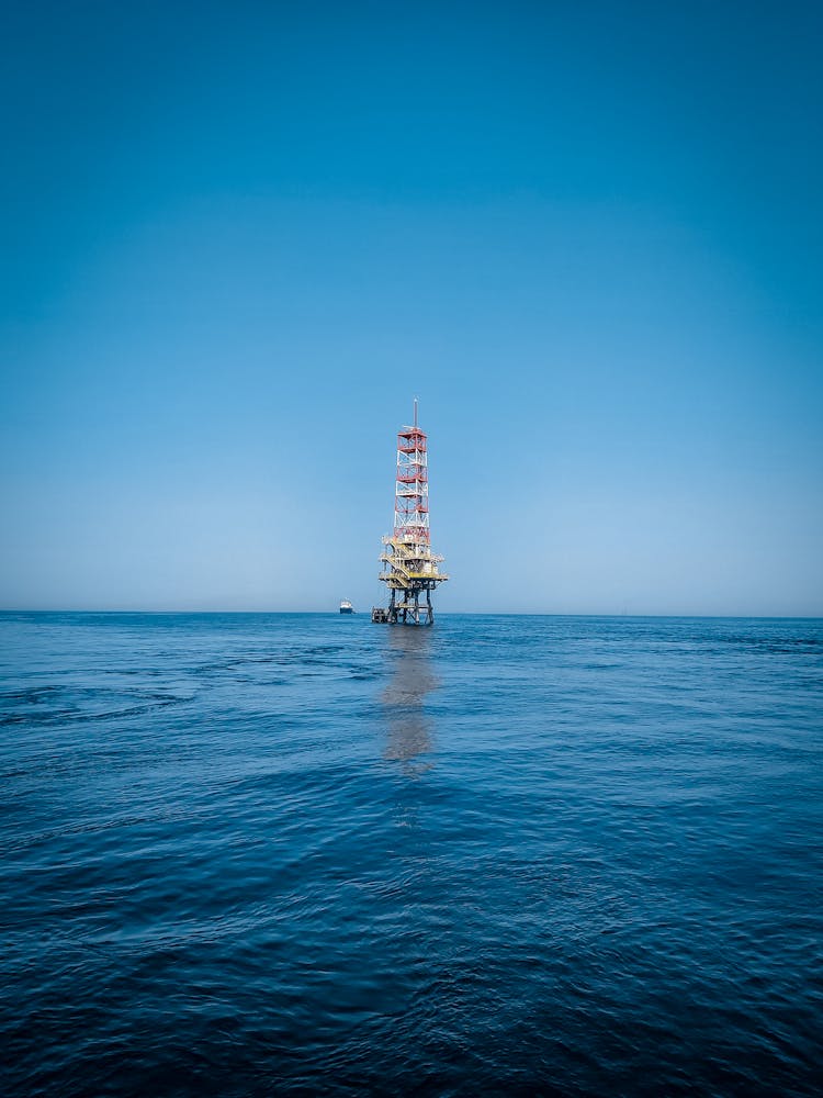 Steel Tower Rig In The Middle Of The Ocean