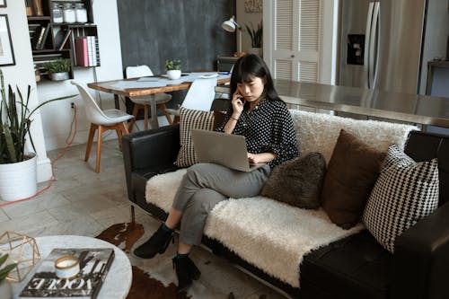 Безкоштовне стокове фото на тему «азіатська жінка, бізнесвумен, диван»