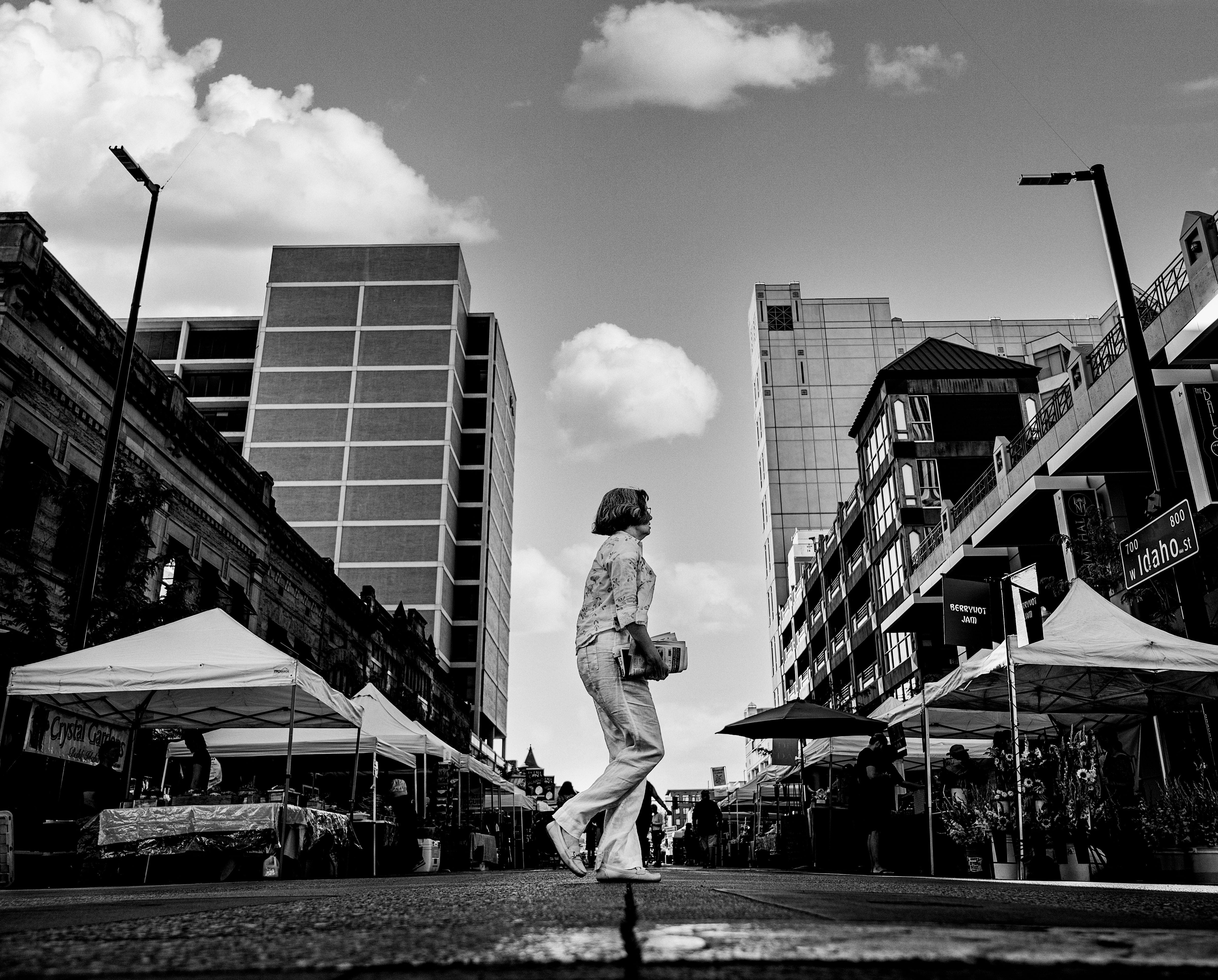 6 Creative Street Photography Ideas You Can Do With Your Phone — Photo by Brett Sayles on Pexels