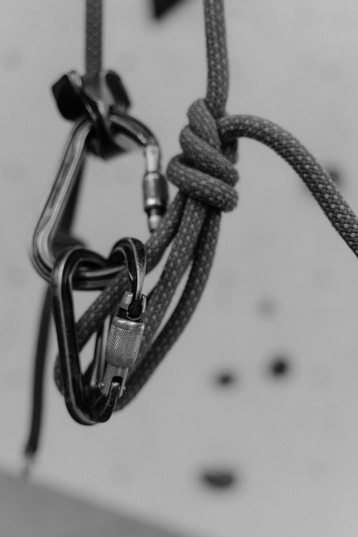 Lanyard — Karabina ve düşüş koruma bağlantı elemanı yakın planı