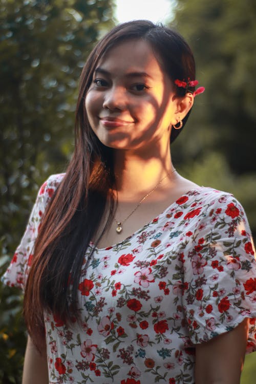 Безкоштовне стокове фото на тему «азіатська жінка, відображення сонця, вродлива»