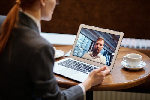 Foto profissional grátis de computador portátil, comunicação, conectados