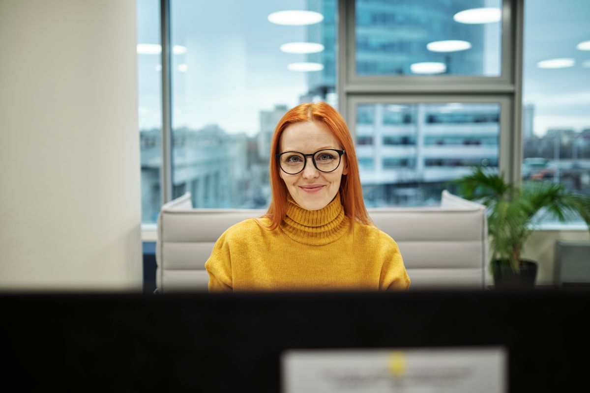 lavoro segretaria italia ufficio moderno professionale