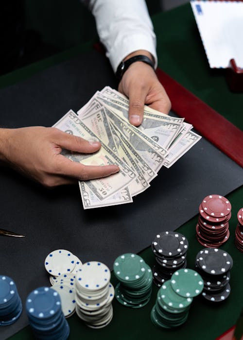 advantages of playing craps online