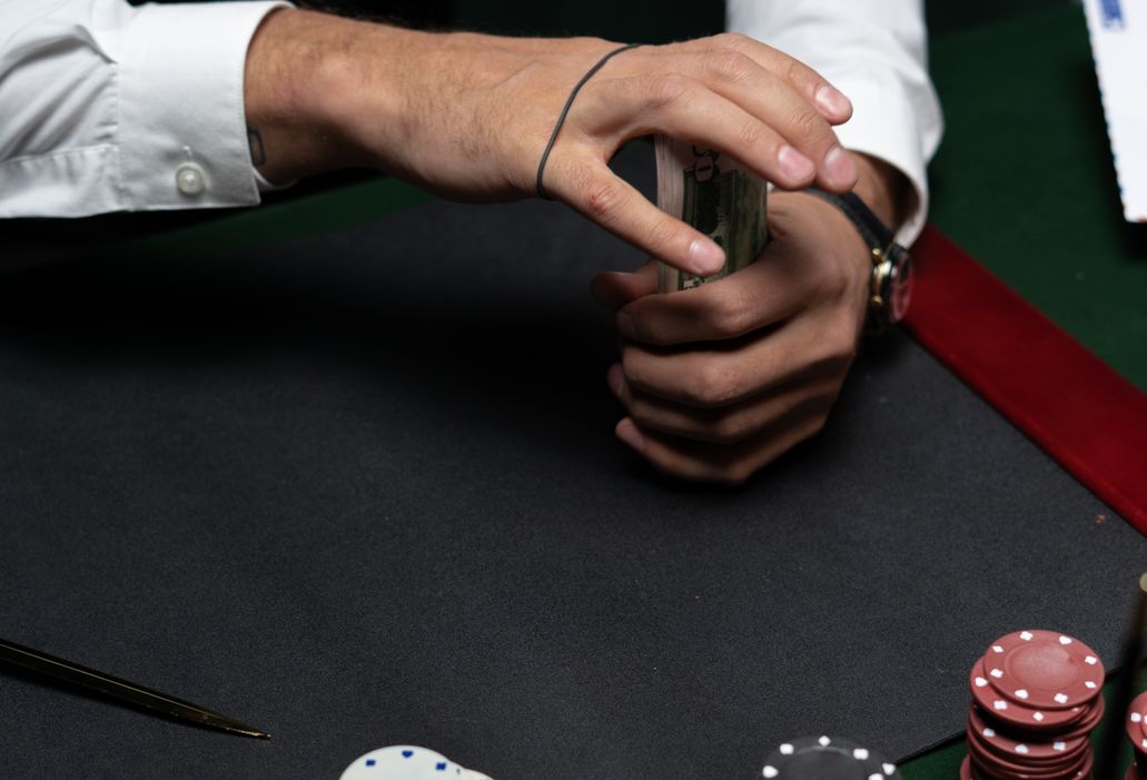 Online Casino: Spielautomaten und Live-Spiele im Überblick
