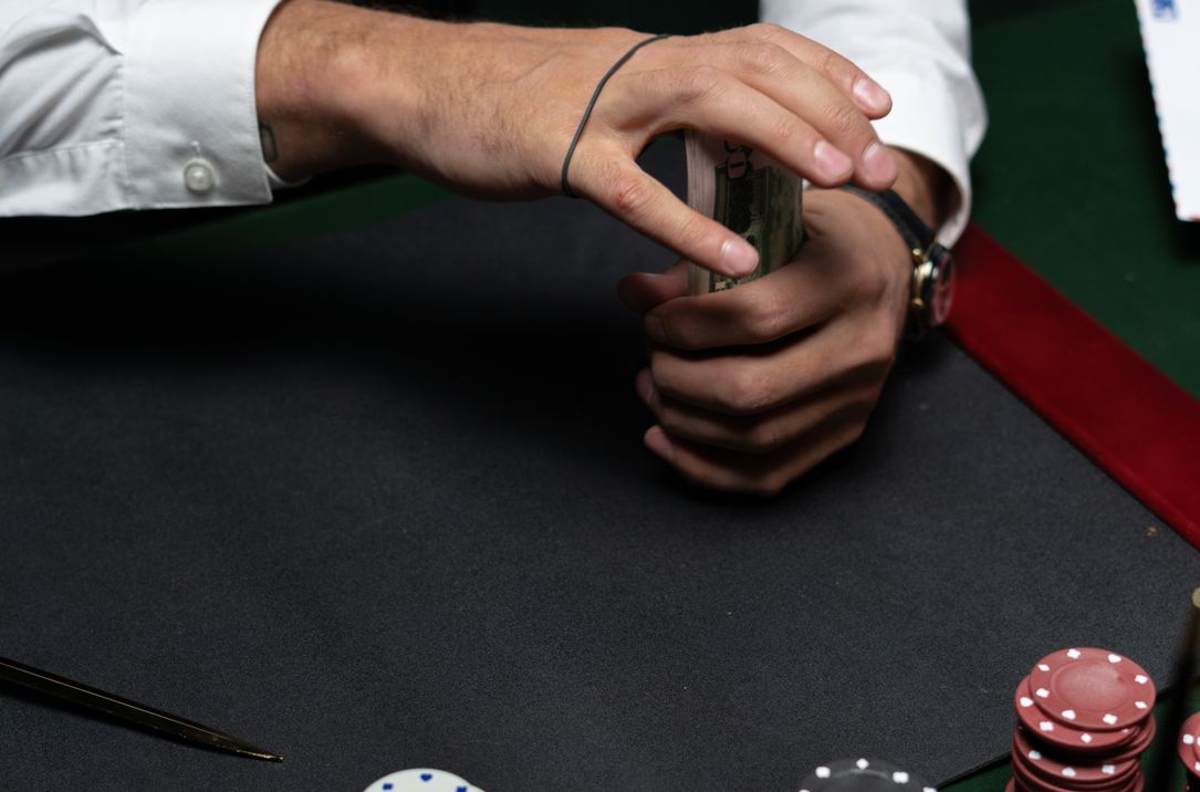 Online Casino: Spielautomaten und Live-Spiele im Überblick