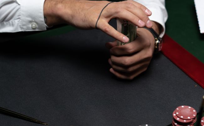 Online Casino: Spielautomaten und Live-Spiele im Überblick